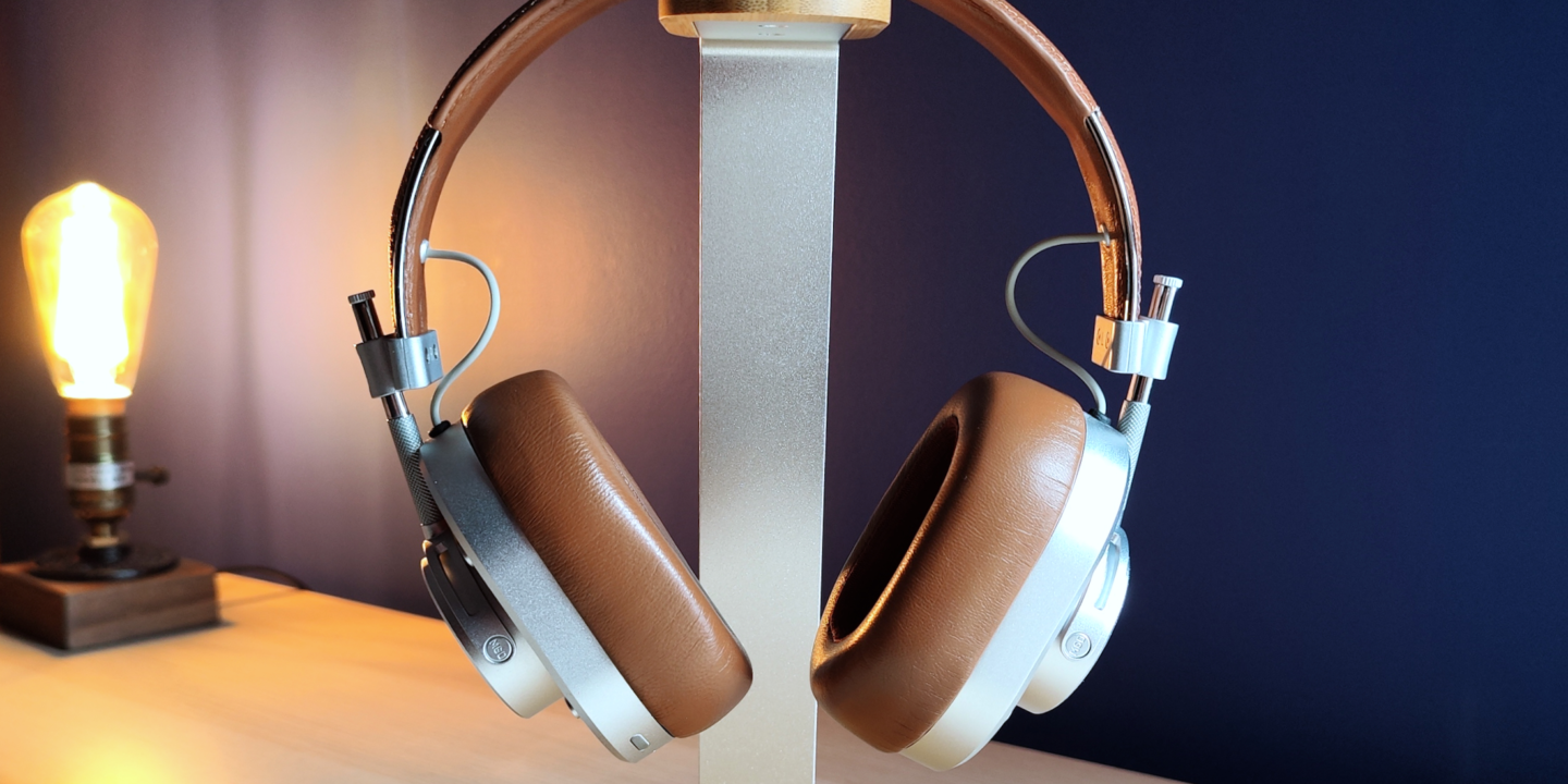 Adjustable Headband definition Be in Detail Magazine